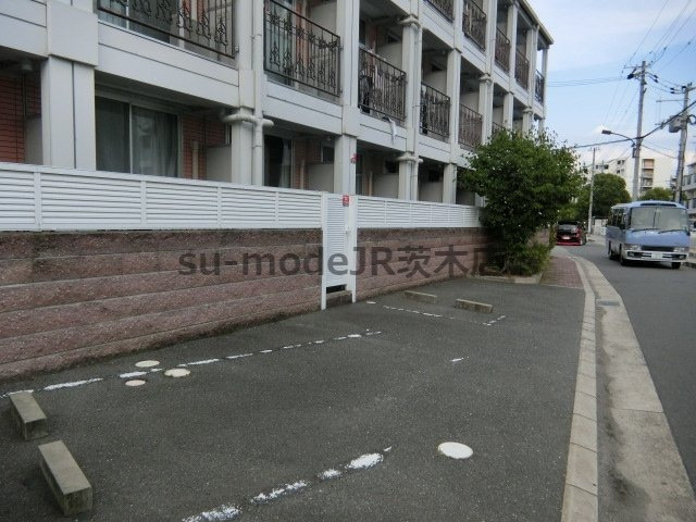 ヴィラサンクの駐車場