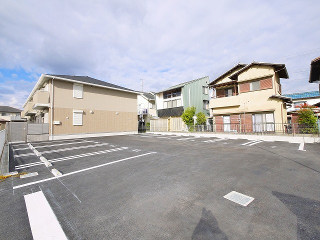 セレーノみあとの駐車場