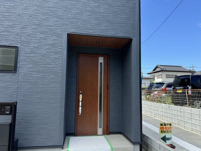 松戸市常盤平西窪町新築戸建【常盤平第三小：5分】のエントランス|エントランス・玄関ポーチ