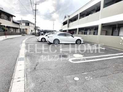 【駐車場】 | Hyde　Park　NY | 駐車場完備です