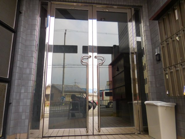 アップルハイツ南芥川のエントランス