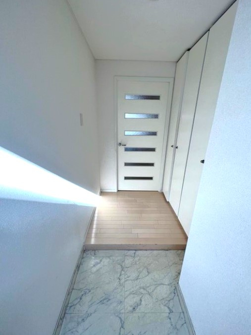 最上階メゾネットタイプ■ＬＤＫ２７帖の広々間取り■オール電化３ＬＤＫ住戸■グランフォルム清水別邸の玄関|玄関