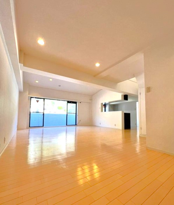 最上階メゾネットタイプ■ＬＤＫ２７帖の広々間取り■オール電化３ＬＤＫ住戸■グランフォルム清水別邸の居間・リビング|リビング