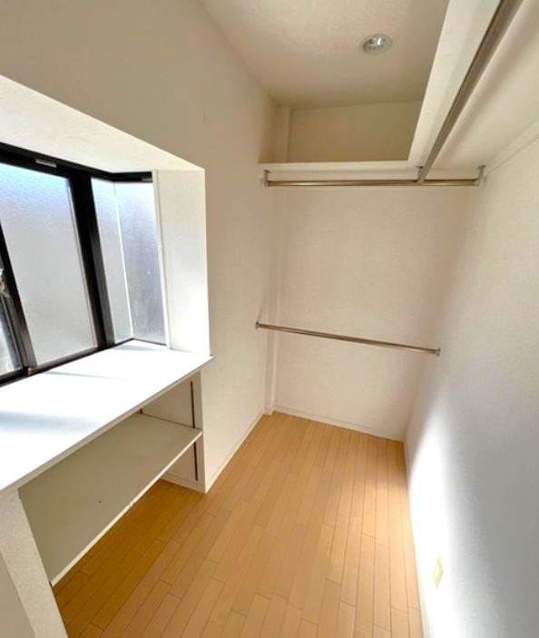 最上階メゾネットタイプ■ＬＤＫ２７帖の広々間取り■オール電化３ＬＤＫ住戸■グランフォルム清水別邸の収納|ウォークインクローゼット