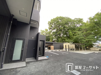 【駐車場】