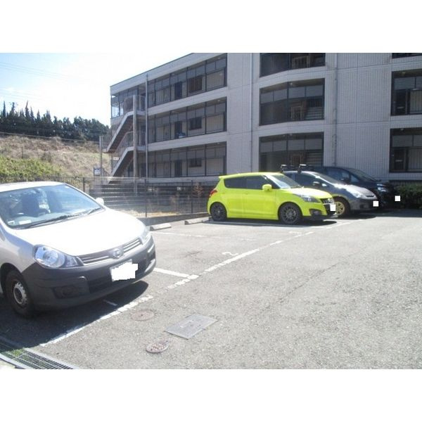 セピアコート平城山の駐車場