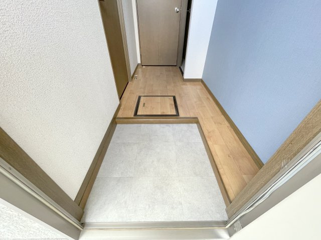 エクレール大安寺の玄関
