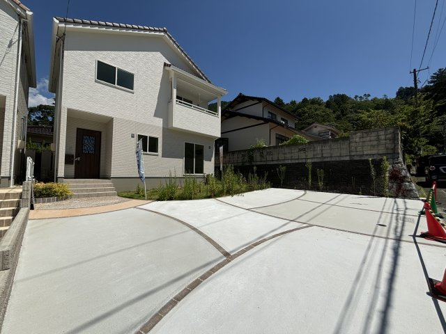 広島市安佐北区あさひが丘８丁目の中古一戸建の駐車場