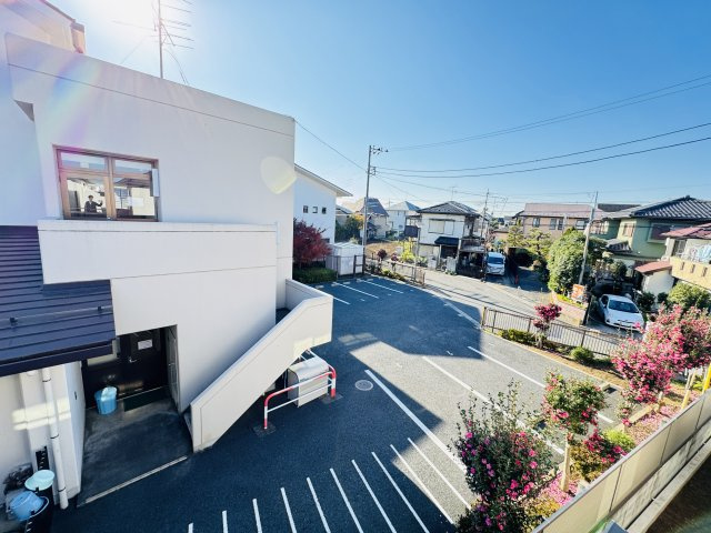 松戸市八ヶ崎５丁目新築戸建（八ヶ崎14期）の展望|バルコニーより南側眺望・隣地駐車場につき日当たり良好♪