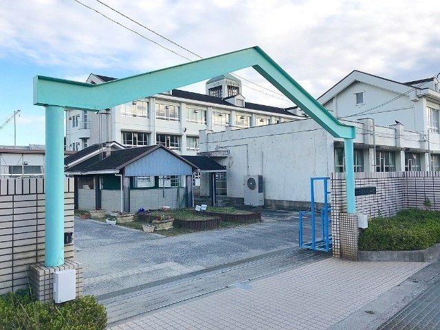 フルール・ド・新大宮の周辺|小学校「奈良市立佐保川小学校まで793m」