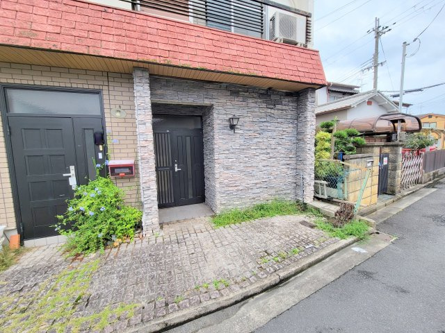 東九条町タウンハウスのエントランス