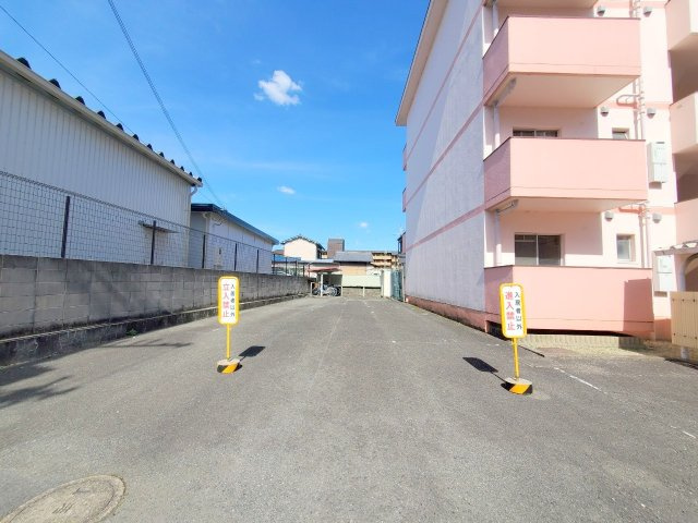 飯田マンションの駐車場