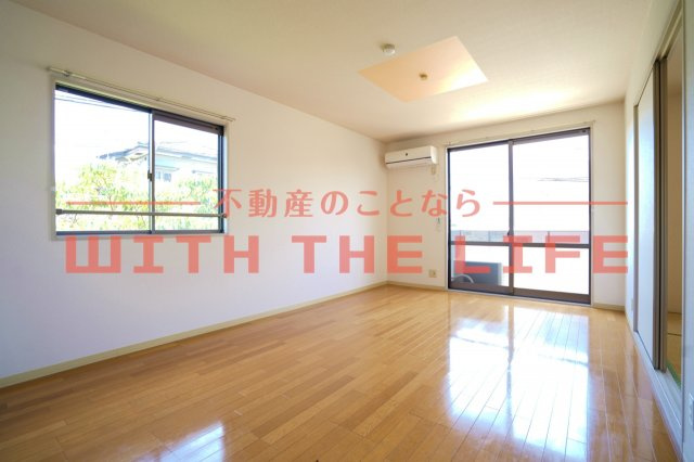 メジンK【キャッシュバック対象物件】の居間・リビング|ゆったり過ごせる居間です