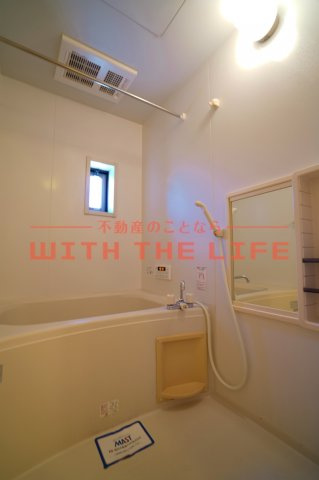 メジンK【キャッシュバック対象物件】の浴室|ゆったり過ごせるお風呂です