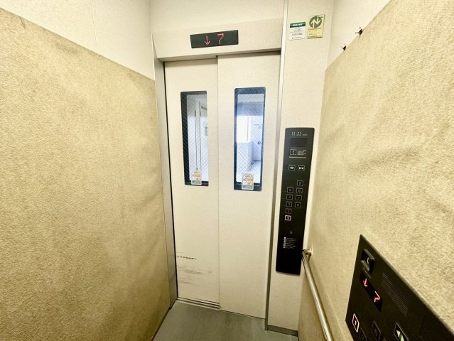 ロイヤルパレス北四番丁のその他共用部分|エレベーター