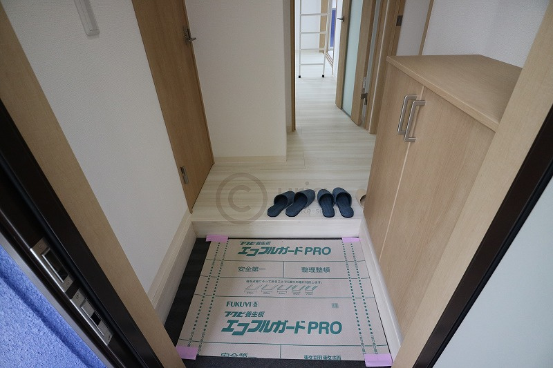 サンビルダー灘ウエストの玄関