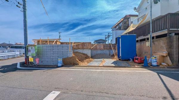 横浜市南区六ツ川２丁目の新築一戸建の前面道路含む現地写真|閑静な住宅地でゆったりとお過ごし頂けます。
現地と合わせて周辺環境もご案内致します。