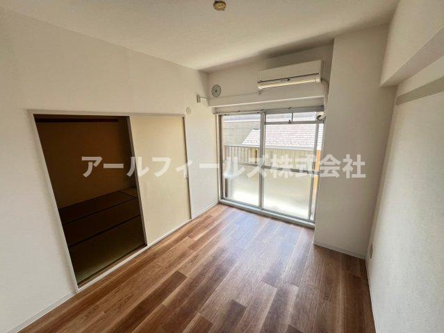 第五千代田マンションの居間・リビング