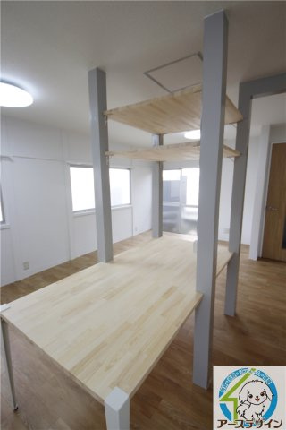 朝霧南町4丁目貸家の居間・リビング