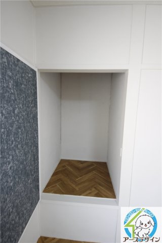 朝霧南町4丁目貸家の洋室