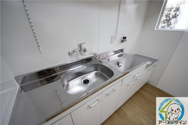 朝霧南町4丁目貸家の洗面所