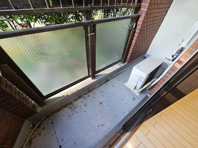 ファーストマンションのバルコニー