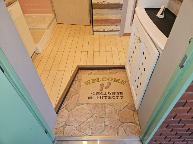 ファーストマンションの玄関