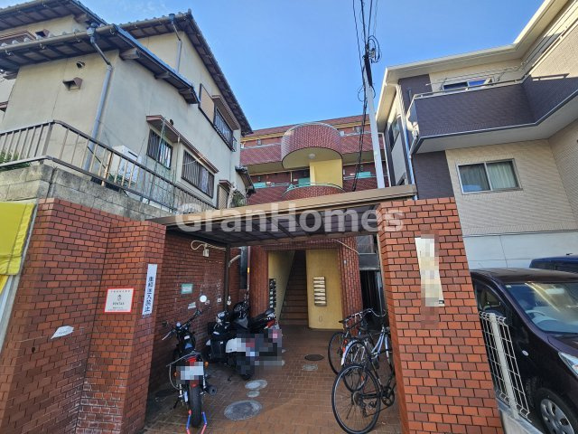 ファーストマンションの外観