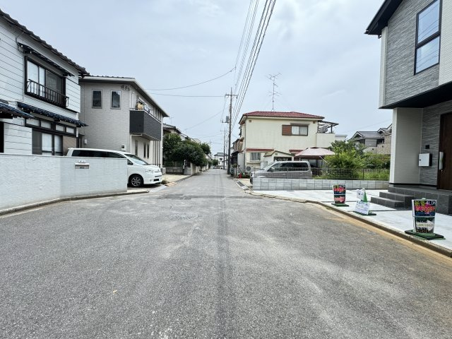 鎌ケ谷市北中沢２丁目新築戸建（北中沢７期）の前面道路含む現地写真|北側前面道路