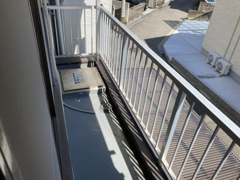 中越コーポのバルコニー|お洗濯にも便利なバルコニー付き