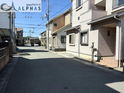 【前面道路含む現地写真】 | 姫路市飾磨区細江　一戸建て | ゆとりのある約６ｍの前面道路！！駐車がしやすいです♪