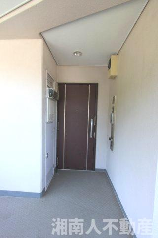 藤和ガーデンハウス葉山の玄関