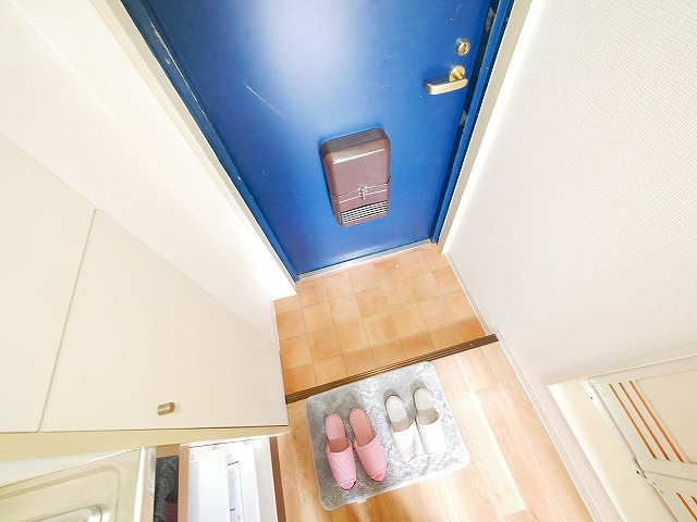 シティパレス新大宮P-5の玄関