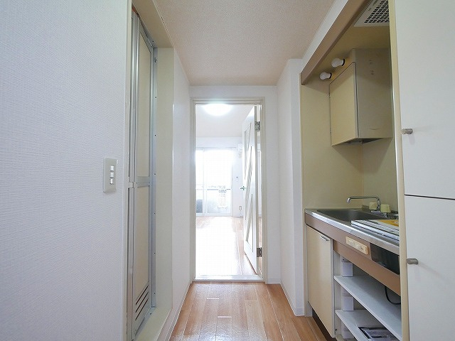 シティパレス新大宮P-5の玄関