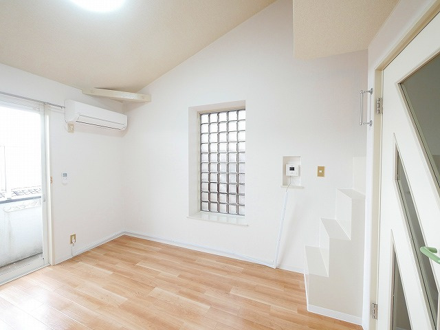 シティパレス新大宮P-5の洋室