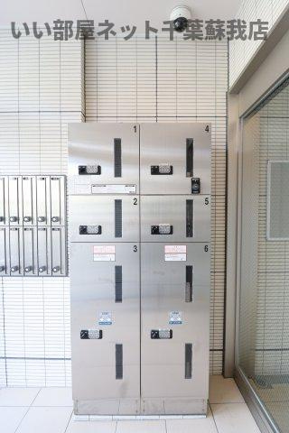 ニューコスモのその他共用部分|宅配ボックスがあると、自分の時間を有効活用できますね！