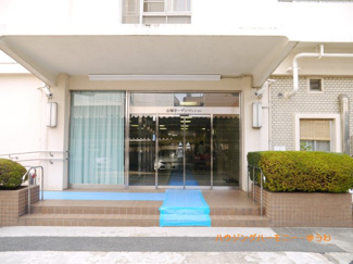 【エントランス】 | バリアフリー仕様の便利なエントランス。