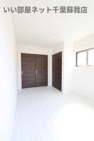 ミリアビタ大森台Ⅱ の寝室|落ち着いた色調の寝室です