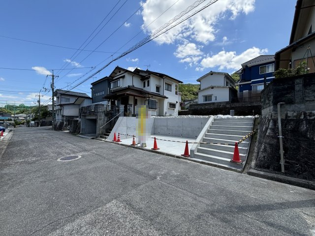 売土地　相田７丁目の前面道路含む現地写真