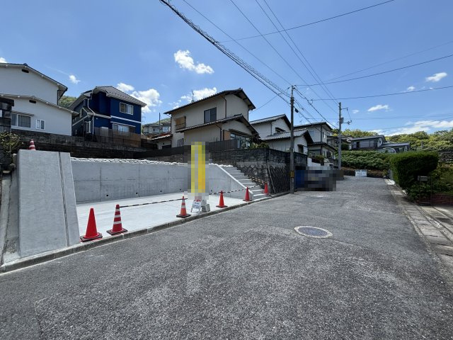 売土地　相田７丁目の前面道路含む現地写真