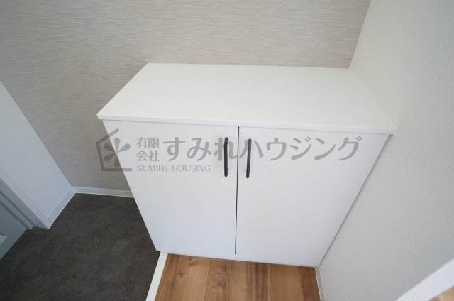 光マンションの玄関