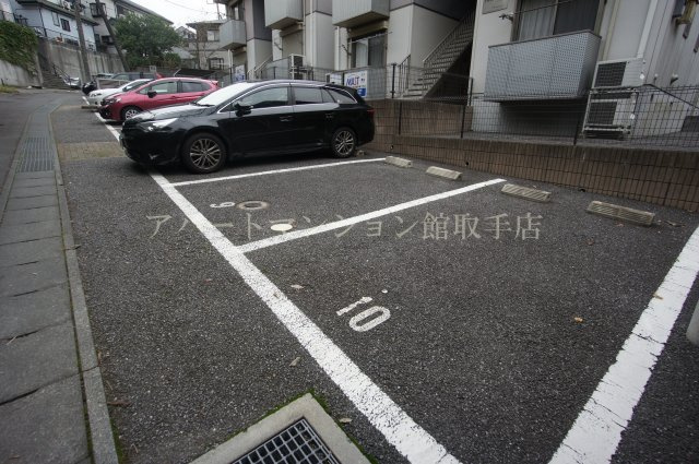 フィールドブルーＡの駐車場