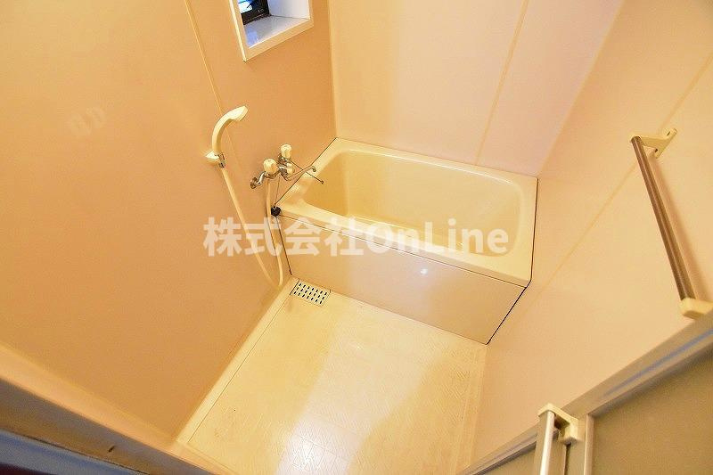 東大阪市大蓮南１丁目のアパートの浴室
