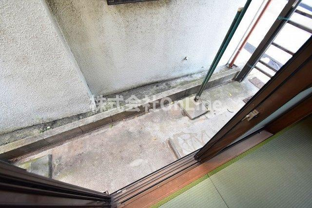東大阪市大蓮南１丁目のアパートのバルコニー