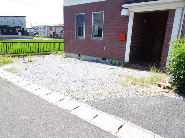 ヤモタス東町の駐車場