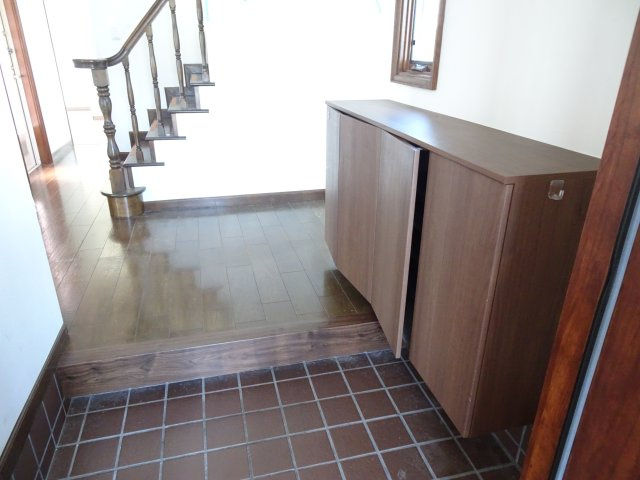 ヤモタス東町の玄関