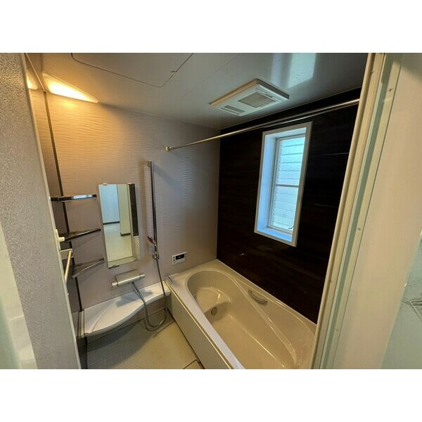 ヤモタス東町の浴室