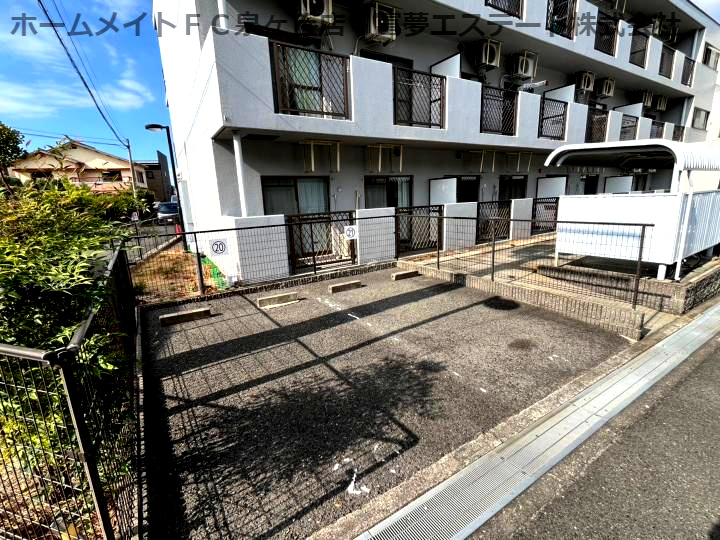 ダイヤモンドハイツの駐車場