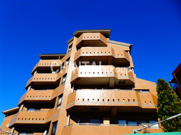 クレスト和泉の外観