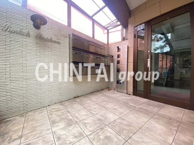 三幸レジデンスのエントランス